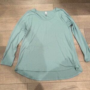 LULAROE WOMENS GREEN LONG SLEEVE SHIRT LARGE